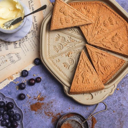 Handmade Stoneware Shortbread Pan - Image 2